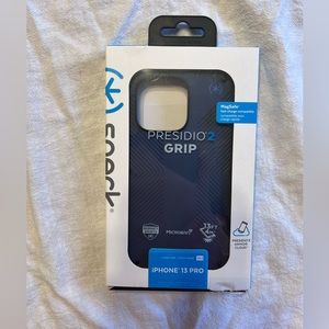 speck Presidio2 Grip case for iPhone 13 Pro